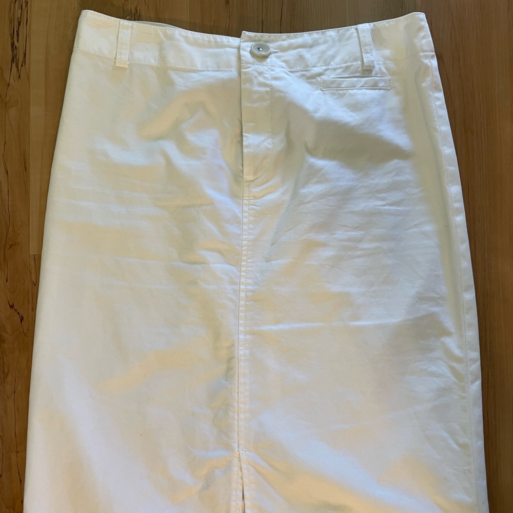 Banana Republic Women’s white pencil skirt